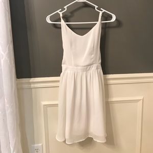 White backless dress |The Hanger|